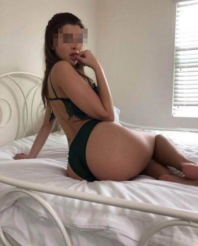 Mersin Bakımlı Esmer Elif 24 Yaşında ve 170 Boyunda